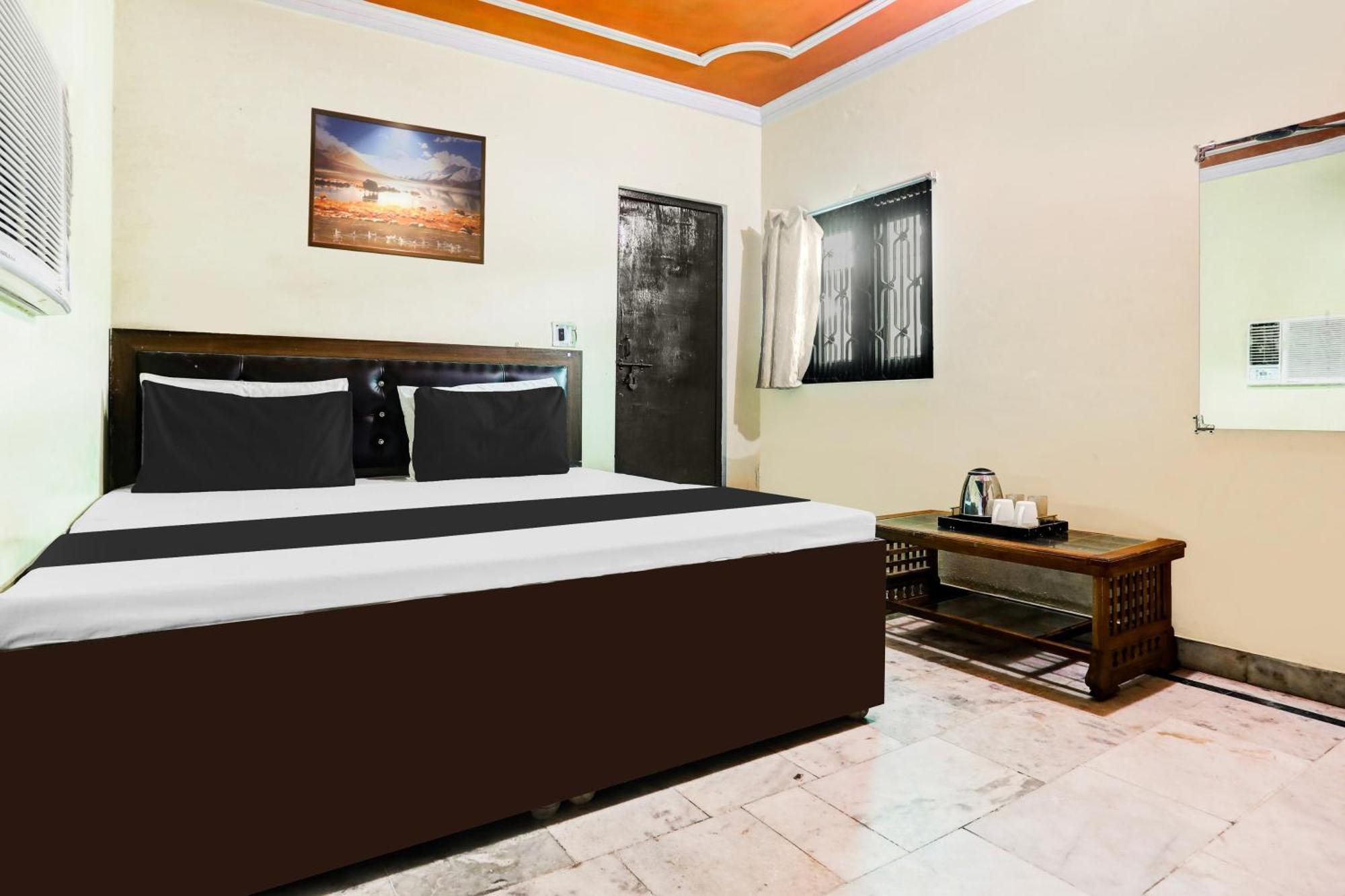 Hotel O Royal Classic Alīgarh Buitenkant foto