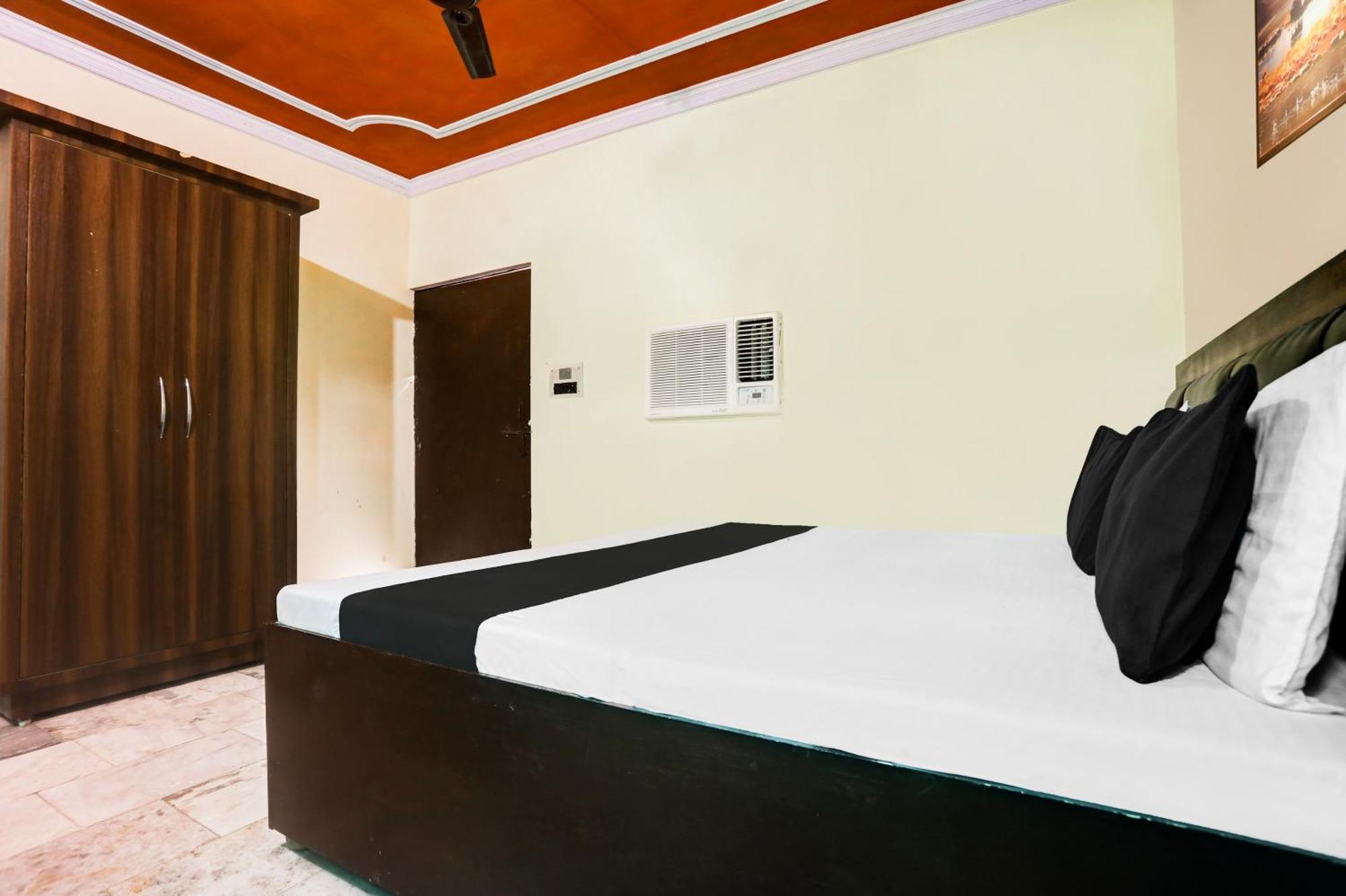 Hotel O Royal Classic Alīgarh Buitenkant foto